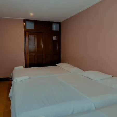 19 - 59 Diagonal A La Playa Hotel